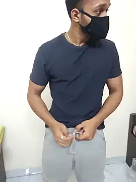 Yaya--728 – webcam model profile photo Image 7