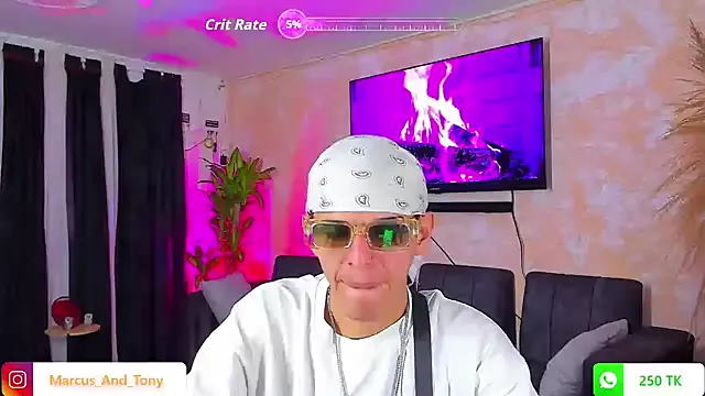 Runarunapi – webcam model profile photo Image 10