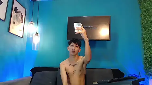 Runarunapi – webcam model profile photo Image 4