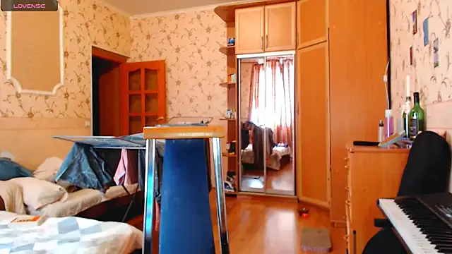 Runarunapi – webcam model profile photo Image 11