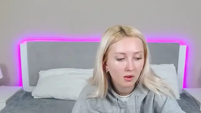 Runarunapi – webcam model profile photo Image 4