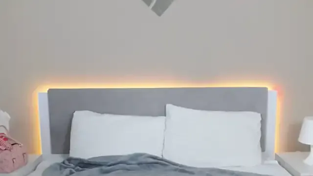 Runarunapi – webcam model profile photo Image 5