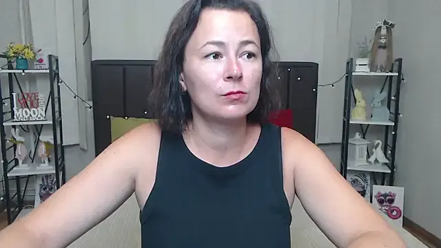 Runarunapi – webcam model profile photo Image 11