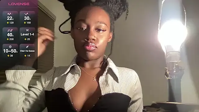 ZeharSiAda – webcam model profile photo Image 7