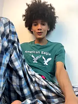 travonidas – webcam model profile photo Image 14