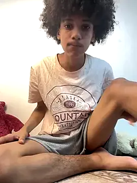 travonidas – webcam model profile photo Image 15