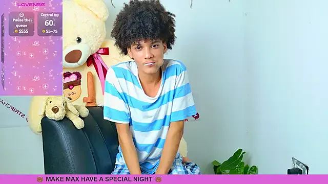 travonidas – webcam model profile photo Image 3