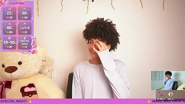 travonidas – webcam model profile photo Image 6