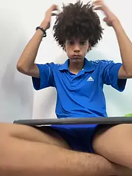 travonidas – webcam model profile photo Image 9