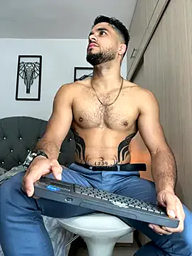 Runarunapi – webcam model profile photo Image 18