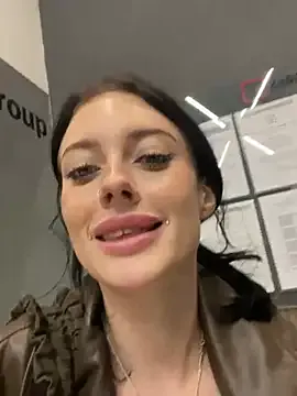 mon1_day – webcam model profile photo Image 5