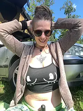 heyskylar – webcam model profile photo Image 12