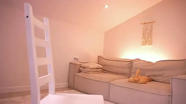 alana15 – webcam model profile photo Image 5