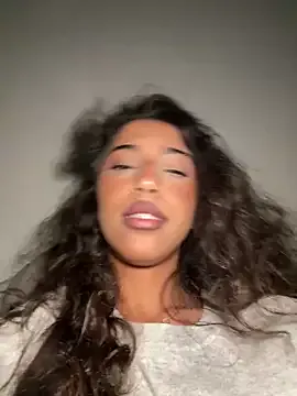 bunnydollstella – webcam model profile photo Image 7