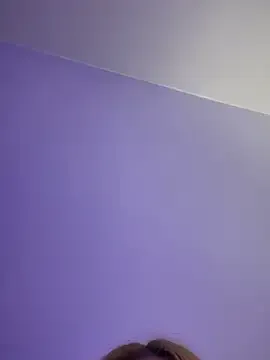 camille-w – webcam model profile photo Image 7