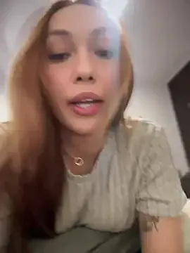 camille-w – webcam model profile photo Image 9