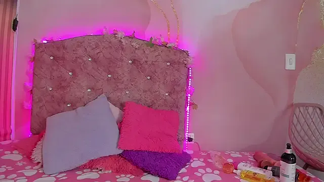 MOMO_ROSE – webcam model profile photo Image 18