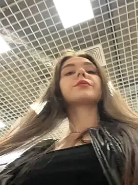 FaaBinaa – webcam model profile photo Image 2