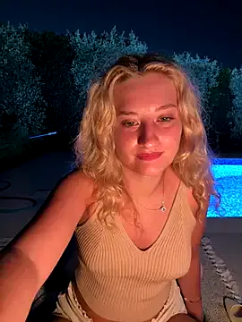 tinyangelxx – webcam model profile photo Image 3