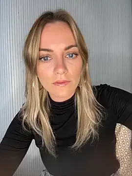 Runarunapi – webcam model profile photo Image 14