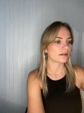 Runarunapi – webcam model profile photo Image 15