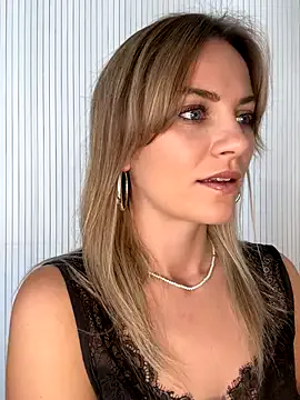 Runarunapi – webcam model profile photo Image 16