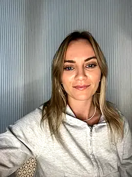 Runarunapi – webcam model profile photo Image 18