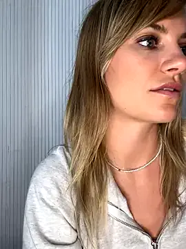 Runarunapi – webcam model profile photo Image 6