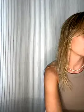 Runarunapi – webcam model profile photo Image 8