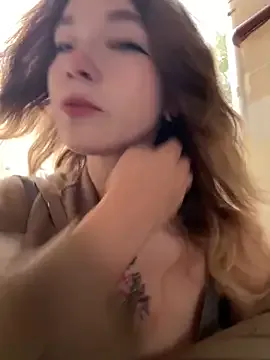 PinkLoving070 – webcam model profile photo Image 6