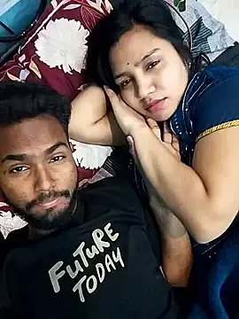 avnikaur – webcam model profile photo Image 3