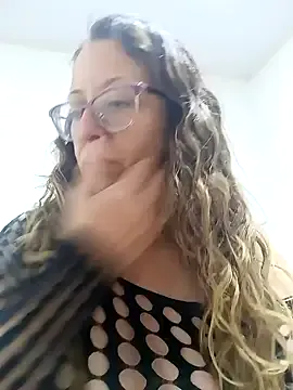 Runarunapi – webcam model profile photo Image 2