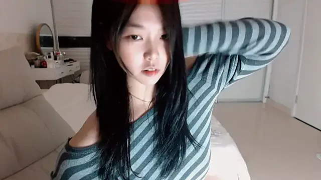 Tiny-Mimi – webcam model profile photo Image 13