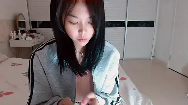 Tiny-Mimi – webcam model profile photo Image 17