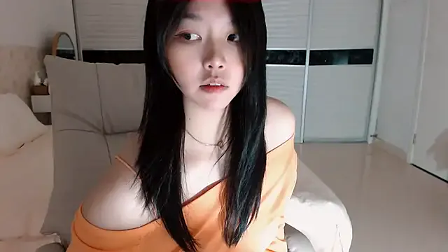 Tiny-Mimi – webcam model profile photo Image 9