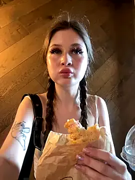 Micky_Muffin – webcam model profile photo Image 8