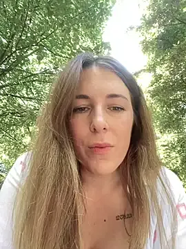 rosyemily – webcam model profile photo Image 10
