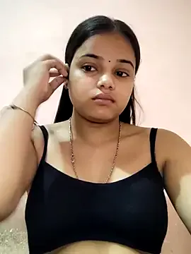 valerieh – webcam model profile photo Image 14
