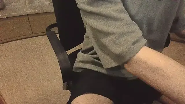 AAASuck – webcam model profile photo Image 9