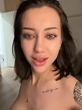 Musae – webcam model profile photo Image 3