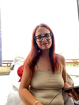 sweetieme – webcam model profile photo Image 3