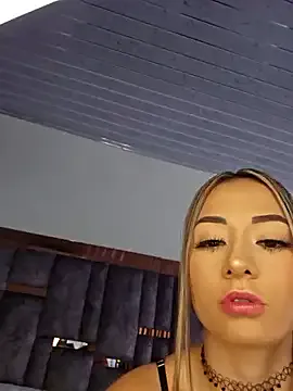 Natasanz – webcam model profile photo