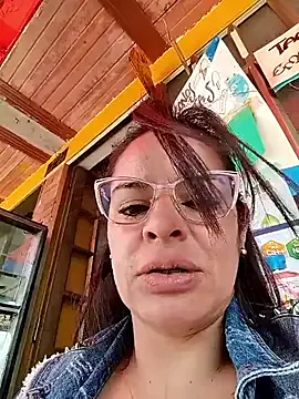 MissLMrJ – webcam model profile photo Image 2