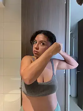 chloebigcockxx – webcam model profile photo Image 8