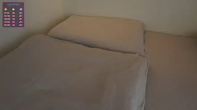 Yaya--728 – webcam model profile photo Image 7