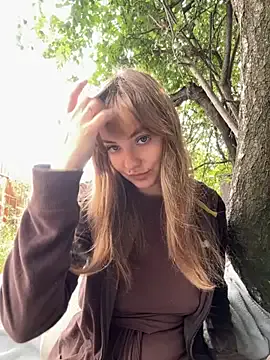 Runarunapi – webcam model profile photo Image 12