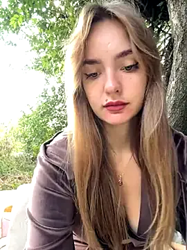 Runarunapi – webcam model profile photo Image 7