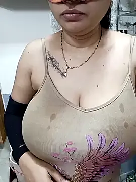 luvlivvyy – webcam model profile photo Image 9