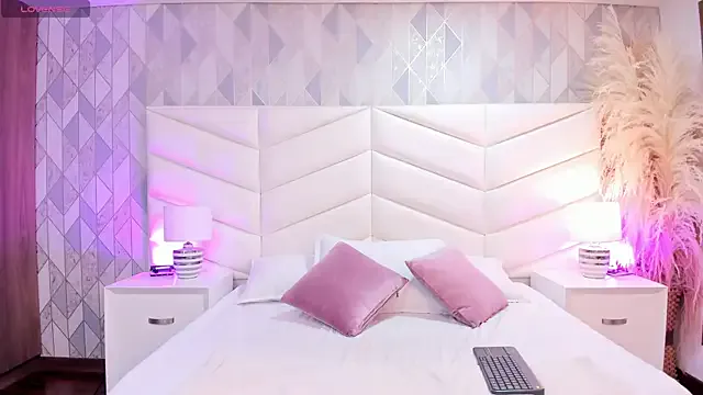 NicoleCut – webcam model profile photo Image 9