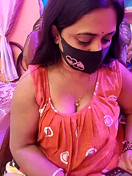 Runarunapi – webcam model profile photo Image 15